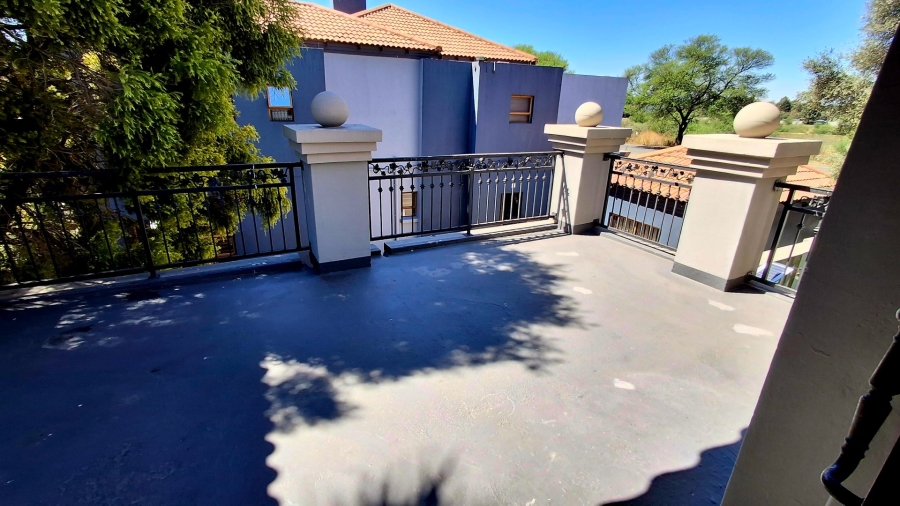 5 Bedroom Property for Sale in Roodia Free State